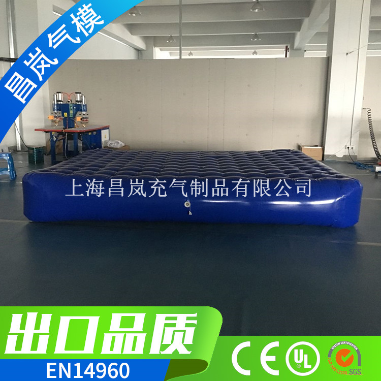 現(xiàn)貨充氣直銷充氣墊子 充氣氣墊防高處踩空摔下防護(hù)充氣墊子定做 12平米海洋球池充氣墊子  水上大型浮地充氣床定做