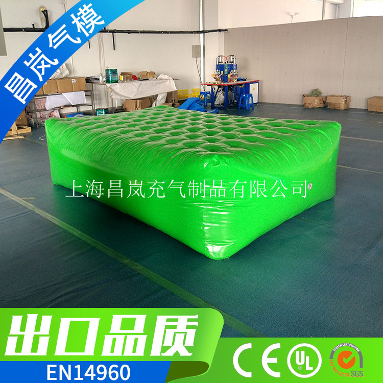 廠家直銷專業(yè)定做6平米充氣加厚墊子 體育運(yùn)動(dòng)安全防護(hù)充氣氣墊綠色充氣墊子空氣囊墊子