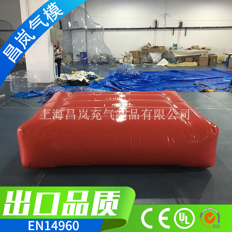 廠家直銷專業(yè)定做 充氣墊子氣墊 閉氣拉片塑形氣墊 充氣氣墊水上浮地 閉氣跳床蹦床氣模